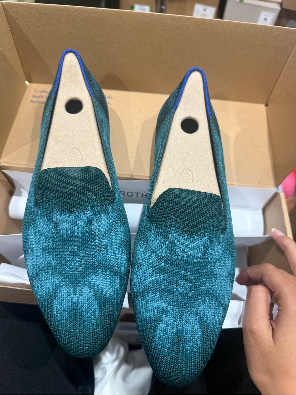 Rothy's Teal Knit Slip-On Flats size 8.5 New in Box - Picture 2 of 4